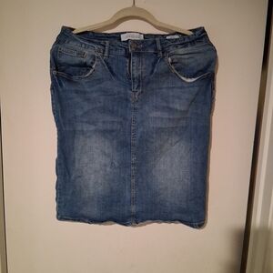 Kenneth Cole Reaction Blue Denim Midi Skirt